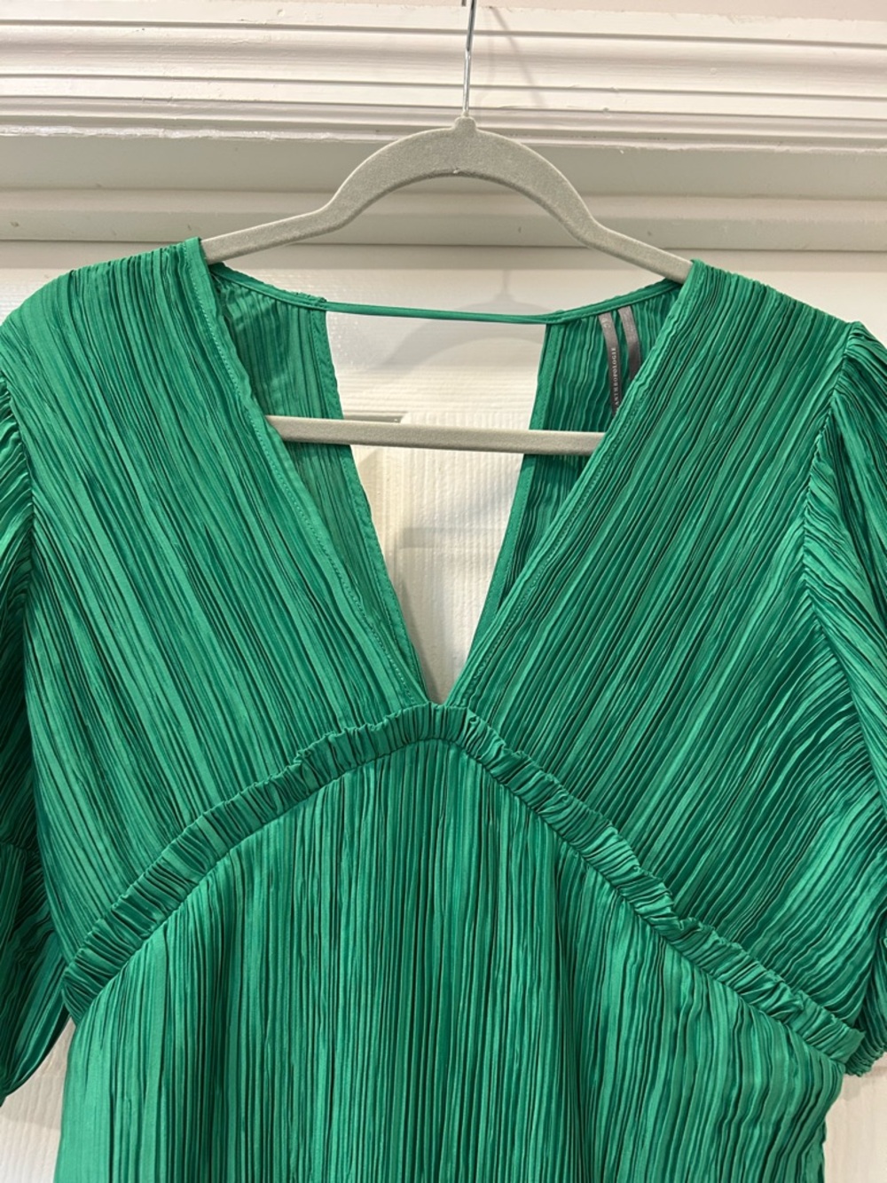 Anthropologie Green V-Neck Pleated Slim Midi Dress Size XSP - Picture 5 of 9